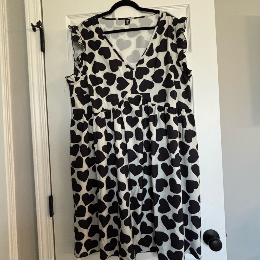 SHEIN Black & White Heart Print Midi Dress